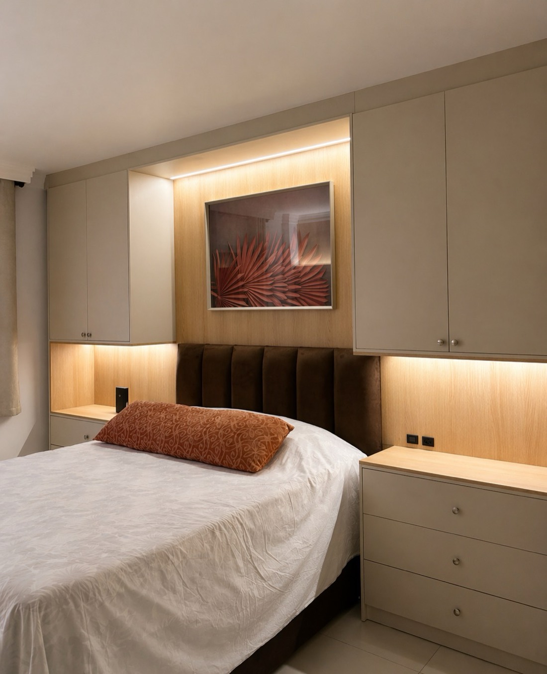 Quarto sob medida com marcenaria premium